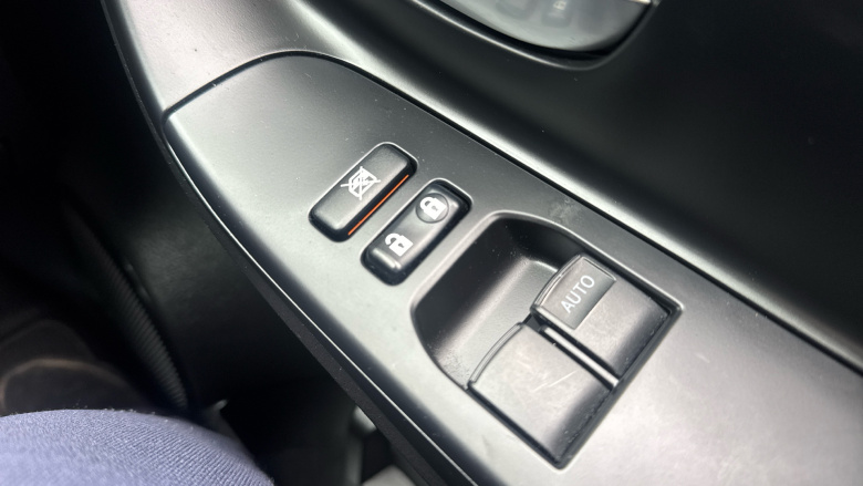 Toyota Yaris 1.5 Hybrid Icon 5dr CVT Hybrid Hatchback